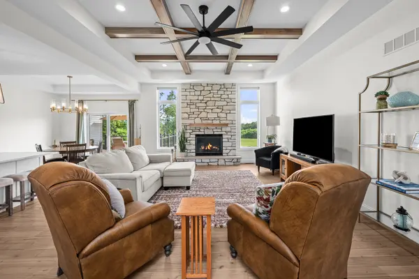 208 Ann AVE, Riverdale, IA 52722
