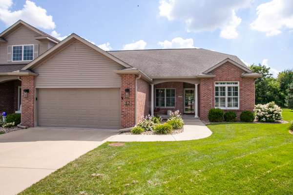 17 Arbor CT #17, Bloomington, IL 61704