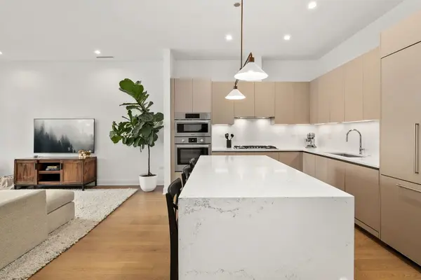 323 S Racine AVE #6C, Chicago, IL 60607