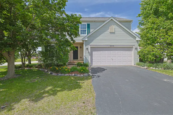 20456 Spruce LN, Crest Hill, IL 60403