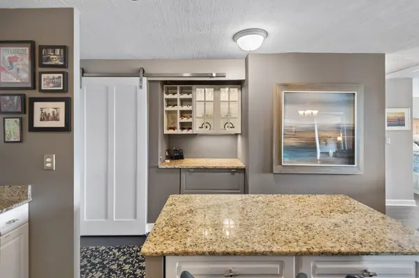 1960 N Lincoln Park West AVE #1206, Chicago, IL 60614