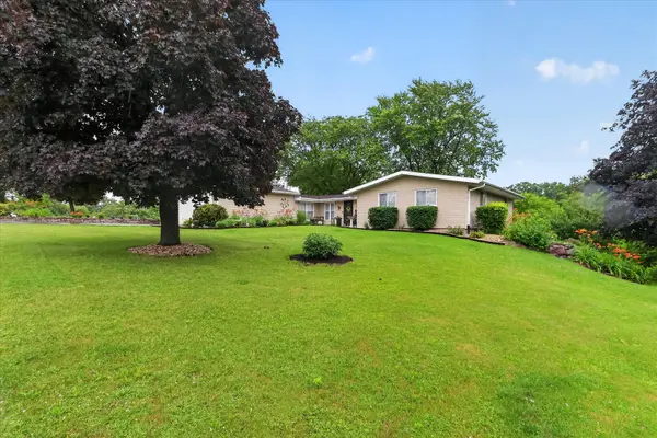 10721 GROVER OAKS, Roscoe, IL 61073