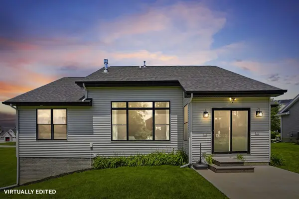 4915 Lakeside DR, Bettendorf, IA 52722