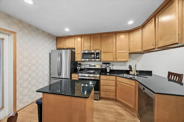 609 South BLVD #E, Oak Park, IL 60302