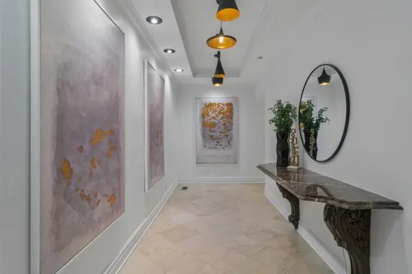 550 W Surf ST #609, Chicago, IL 60657