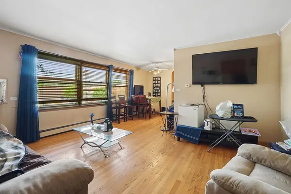 6972 W Belmont AVE #4, Chicago, IL 60634