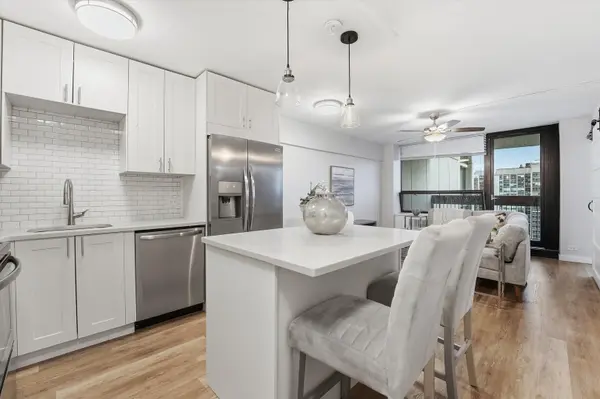 1460 N Sandburg TER #2507A, Chicago, IL 60610
