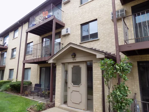 7214 W Wrightwood AVE #2S, Elmwood Park, IL 60707