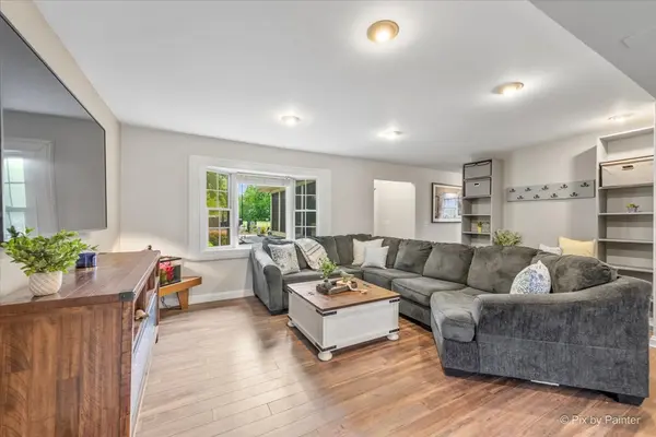 39W030 POPLAR LN, St. Charles, IL 60175