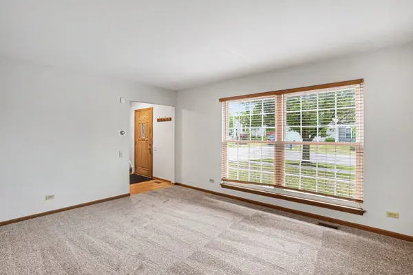 973 ANNANDALE DR, Elgin, IL 60123