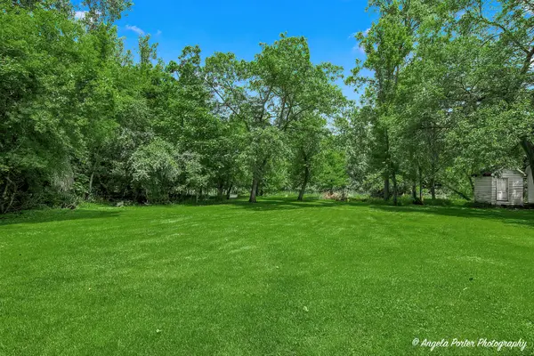 4404 Giant Oak DR, Mchenry, IL 60051