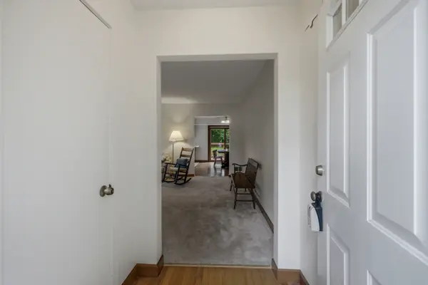 27W270 Sunnyside AVE, Winfield, IL 60190