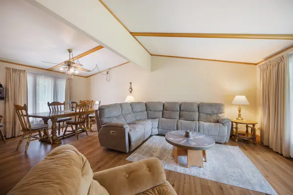 14413 Pleasant Valley RD, Woodstock, IL 60098
