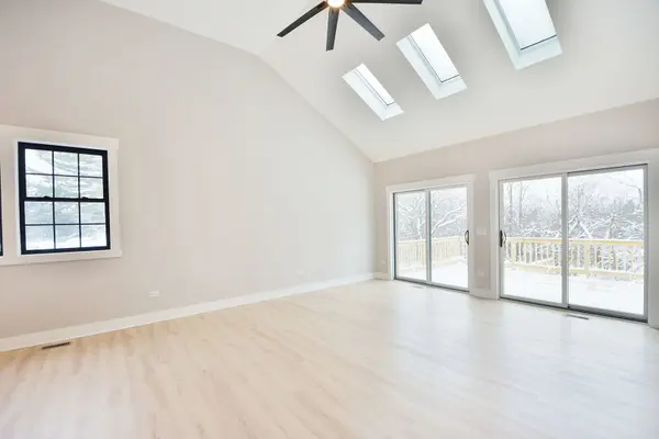 28722 N Madison AVE, Wauconda, IL 60084