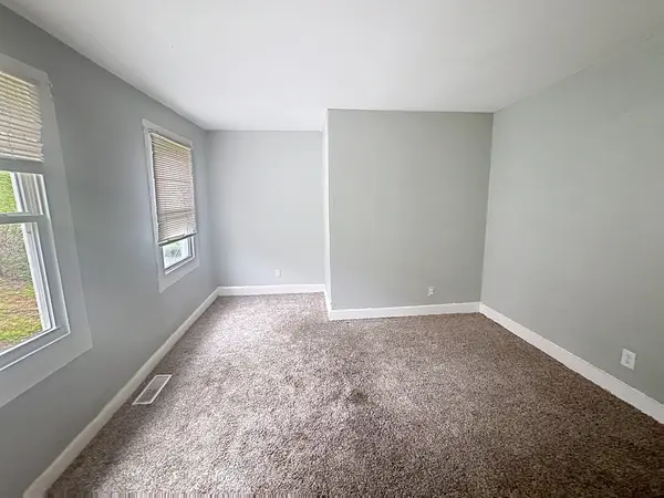 1421 W 10th ST, Davenport, IA 52804