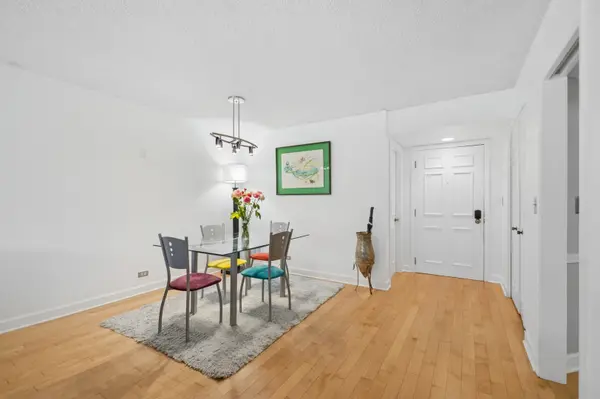 706 WAUKEGAN RD #206-C, Glenview, IL 60025