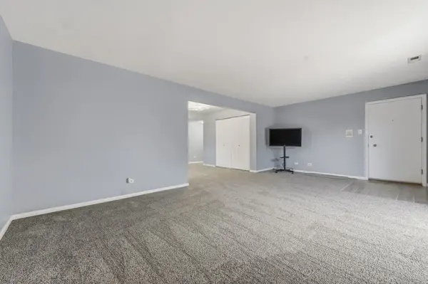 643 N Carroll Pkwy #210B, Glenwood, IL 60425