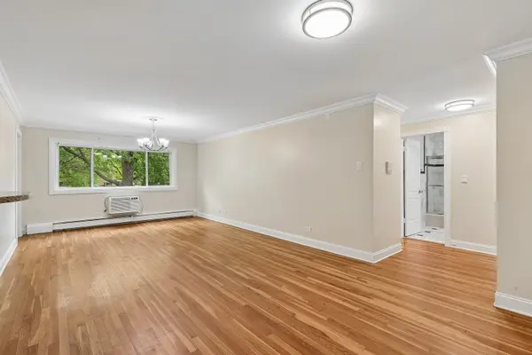 718 Dempster ST #G106, Mount Prospect, IL 60056