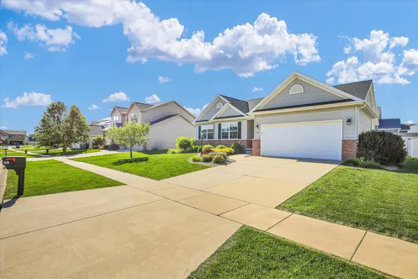 1618 Hunters Ridge CT, Mahomet, IL 61853