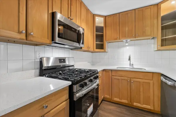 1415 W Pratt BLVD #303, Chicago, IL 60626
