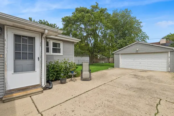 239 Brice AVE, Mundelein, IL 60060