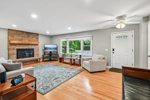 1032 62nd PL, Downers Grove, IL 60516