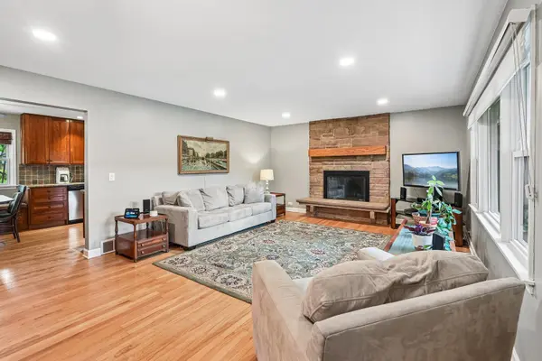 1032 62nd PL, Downers Grove, IL 60516