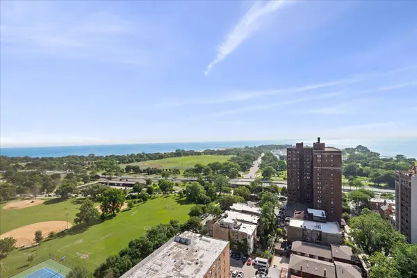 4343 N Clarendon AVE #2304, Chicago, IL 60613