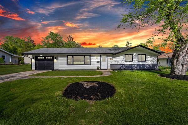 135 S Walnut LN, Schaumburg, IL 60193