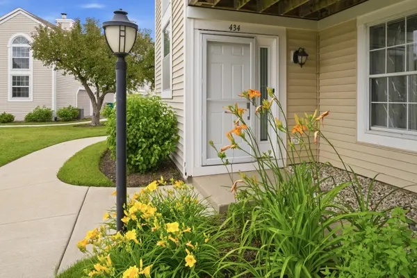 434 Le Parc CIR #434, Buffalo Grove, IL 60089