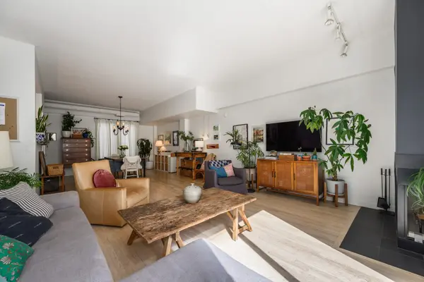 4114 N Lincoln AVE #211, Chicago, IL 60618
