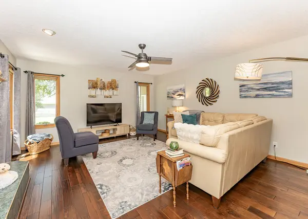 881 Pheasant Run RD, Clinton, IA 52732