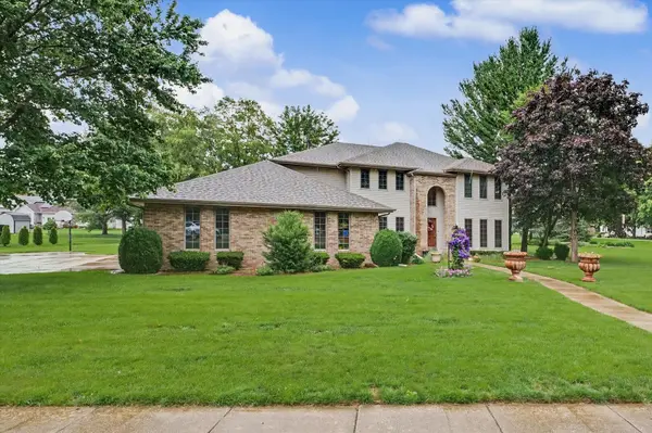 402 HOLLY RIDGE CT, St. Joseph, IL 61873