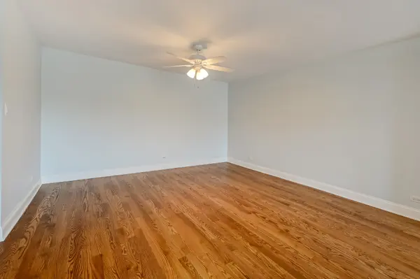 701 Lake Hinsdale DR #412, Willowbrook, IL 60527