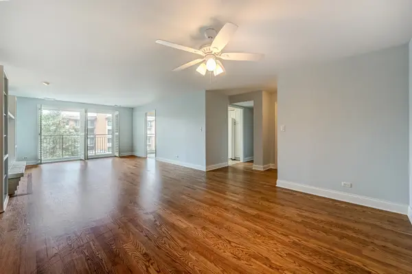 701 Lake Hinsdale DR #412, Willowbrook, IL 60527