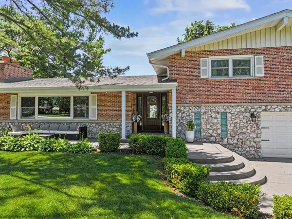 328 Windsor LN, Inverness, IL 60010