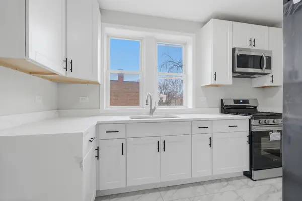 6623 S Vernon AVE, Chicago, IL 60637
