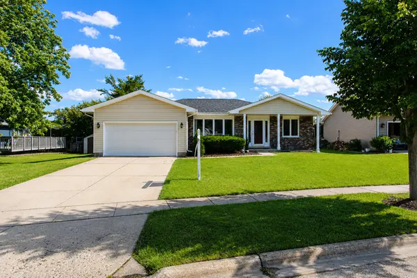 5111 Springdale LN, Mchenry, IL 60050