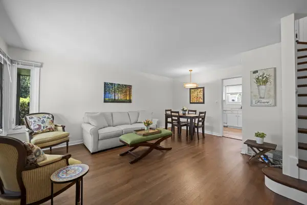 519 1/2 Ridge RD, Wilmette, IL 60091