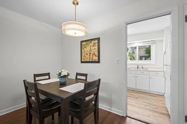 519 1/2 Ridge RD, Wilmette, IL 60091