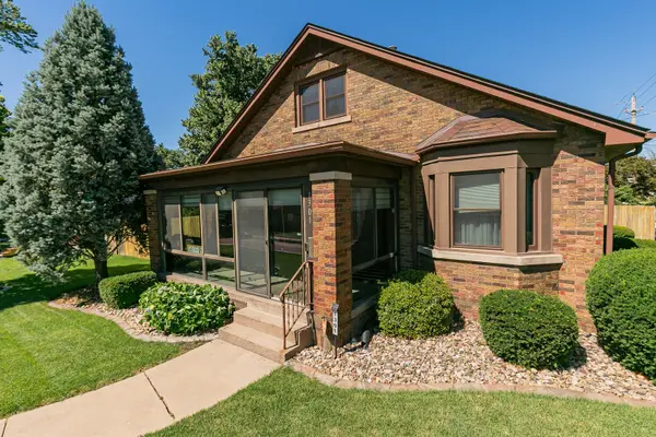 1301 15th Street A ST, Moline, IL 61265