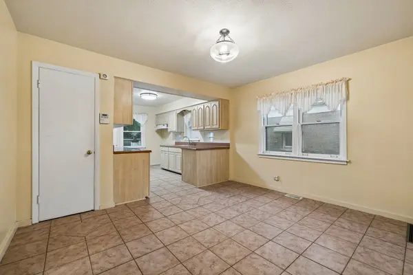 9 E 144th ST, Riverdale, IL 60827