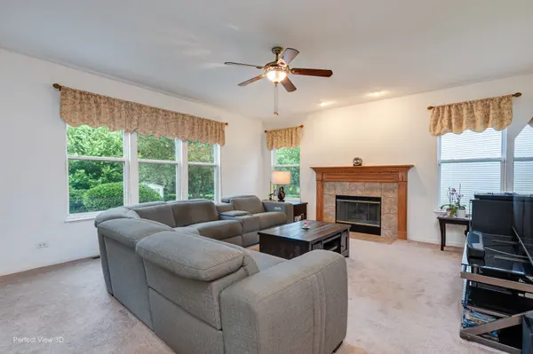 633 Versailles Drives, Bartlett, IL 60103
