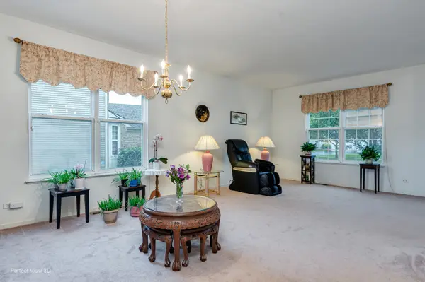 633 Versailles Drives, Bartlett, IL 60103