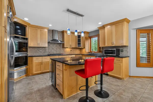 19902 Green Meadows Pkwy, Mokena, IL 60448