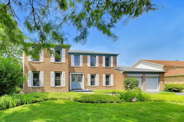 4269 Terri Lyn LN, Northbrook, IL 60062