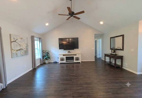 800 E Short DR, Coal City, IL 60416