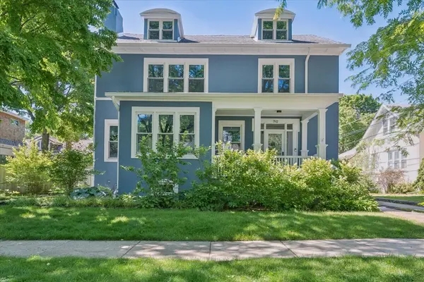 712 Ingleside PL, Evanston, IL 60201