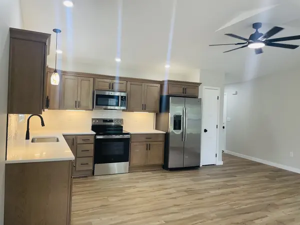 1501 B N Russell ST, Marion, IL 62959