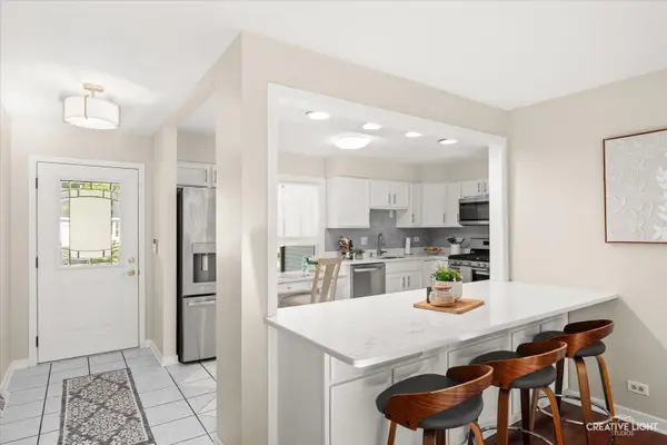706 N Pinecrest RD, Bolingbrook, IL 60440
